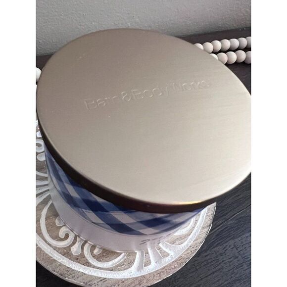 Bath And Body Works GINGHAM Candle BBW - Picture 2 of 6